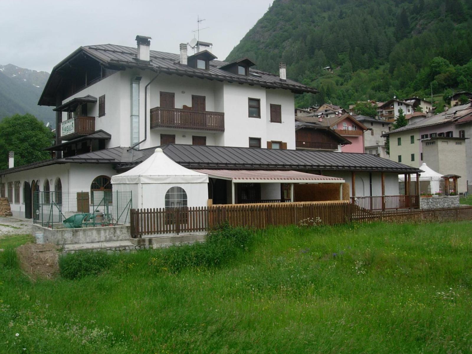 Hotel Niagara Ossana Exterior photo