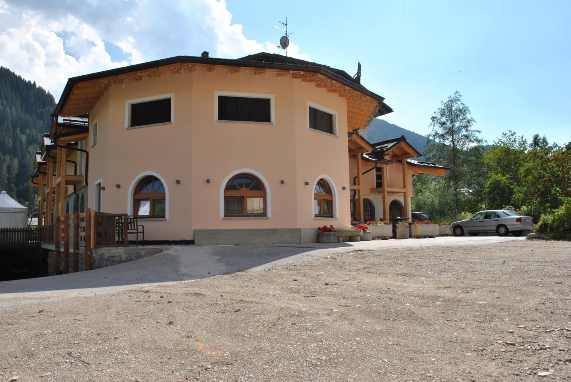 Hotel Niagara Ossana Exterior photo